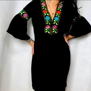 CACHE EMBROIDERED FLORAL BELL SLEEVE BLACK DRESS